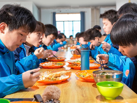 淳化学生用餐